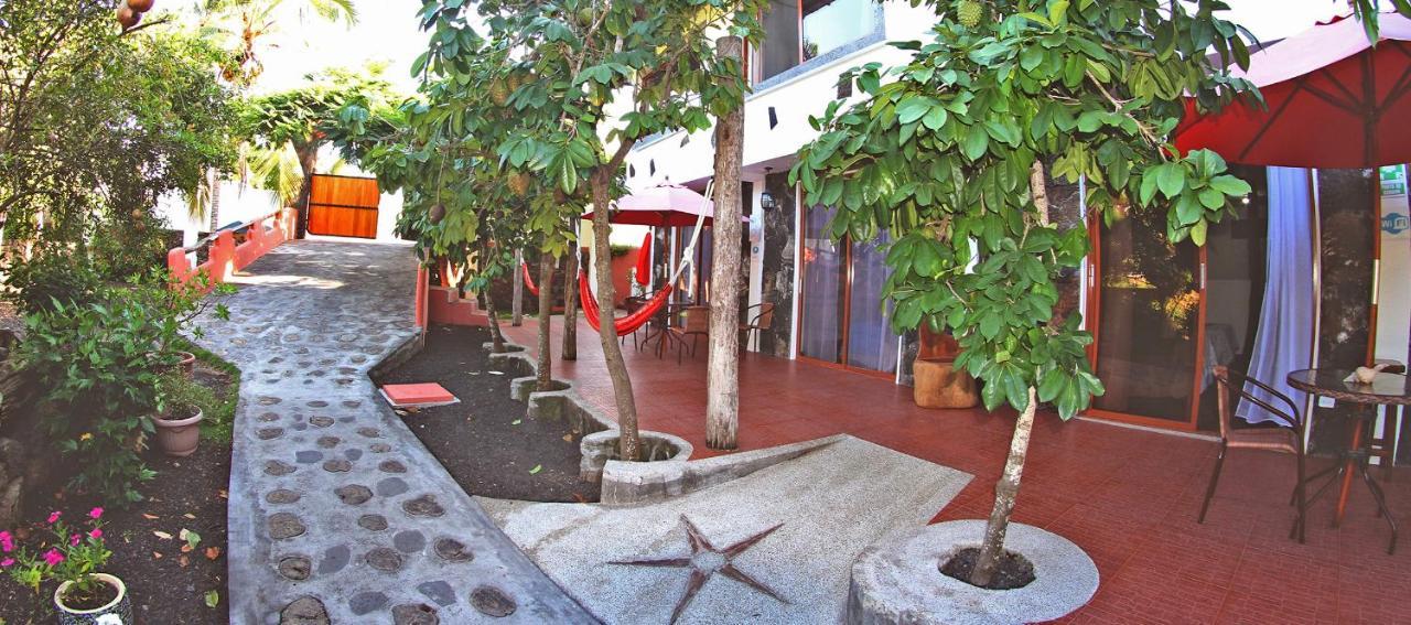 Lava House Hostal Puerto Ayora  Exterior foto