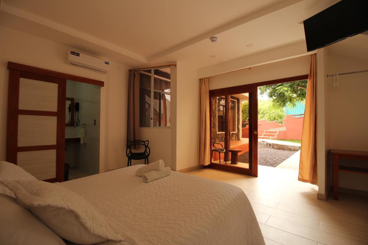 Lava House Hostal Puerto Ayora  Exterior foto