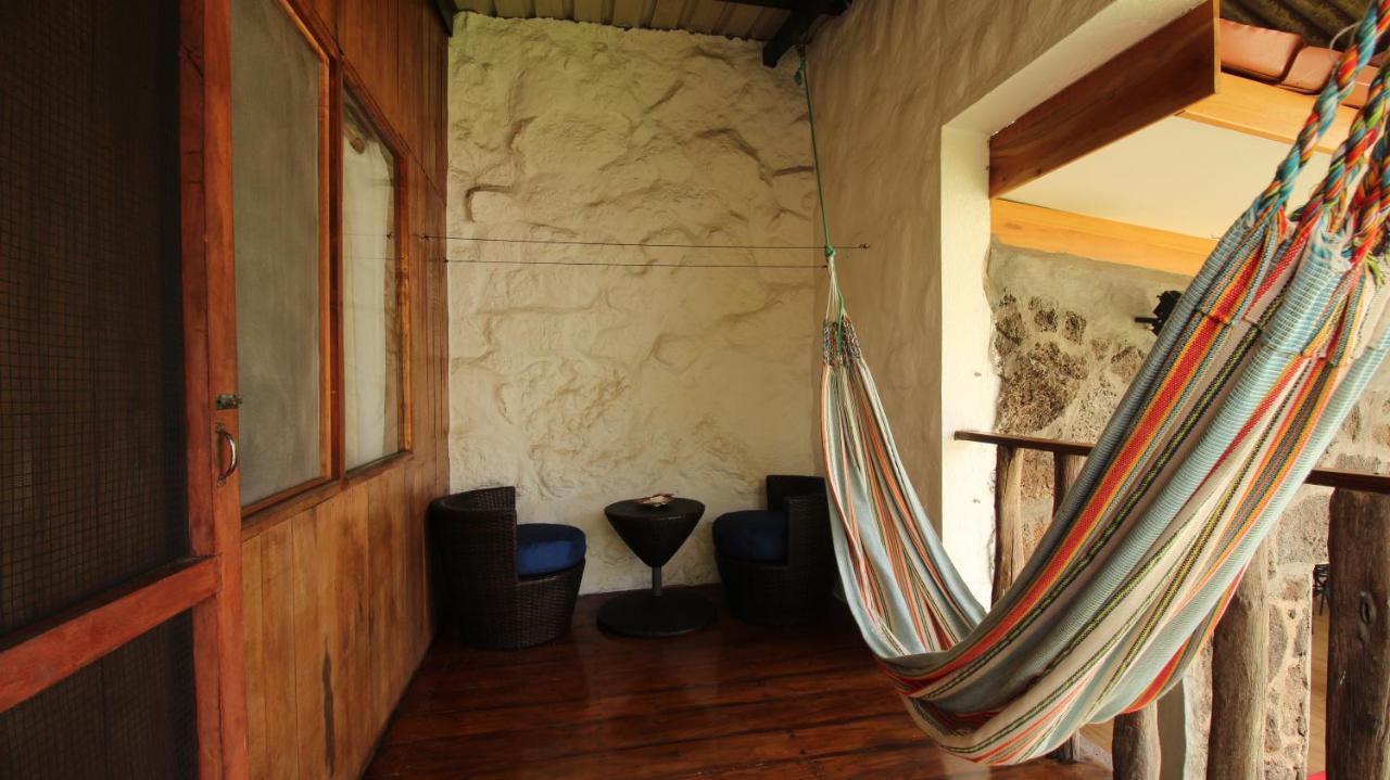 Lava House Hostal Puerto Ayora  Exterior foto