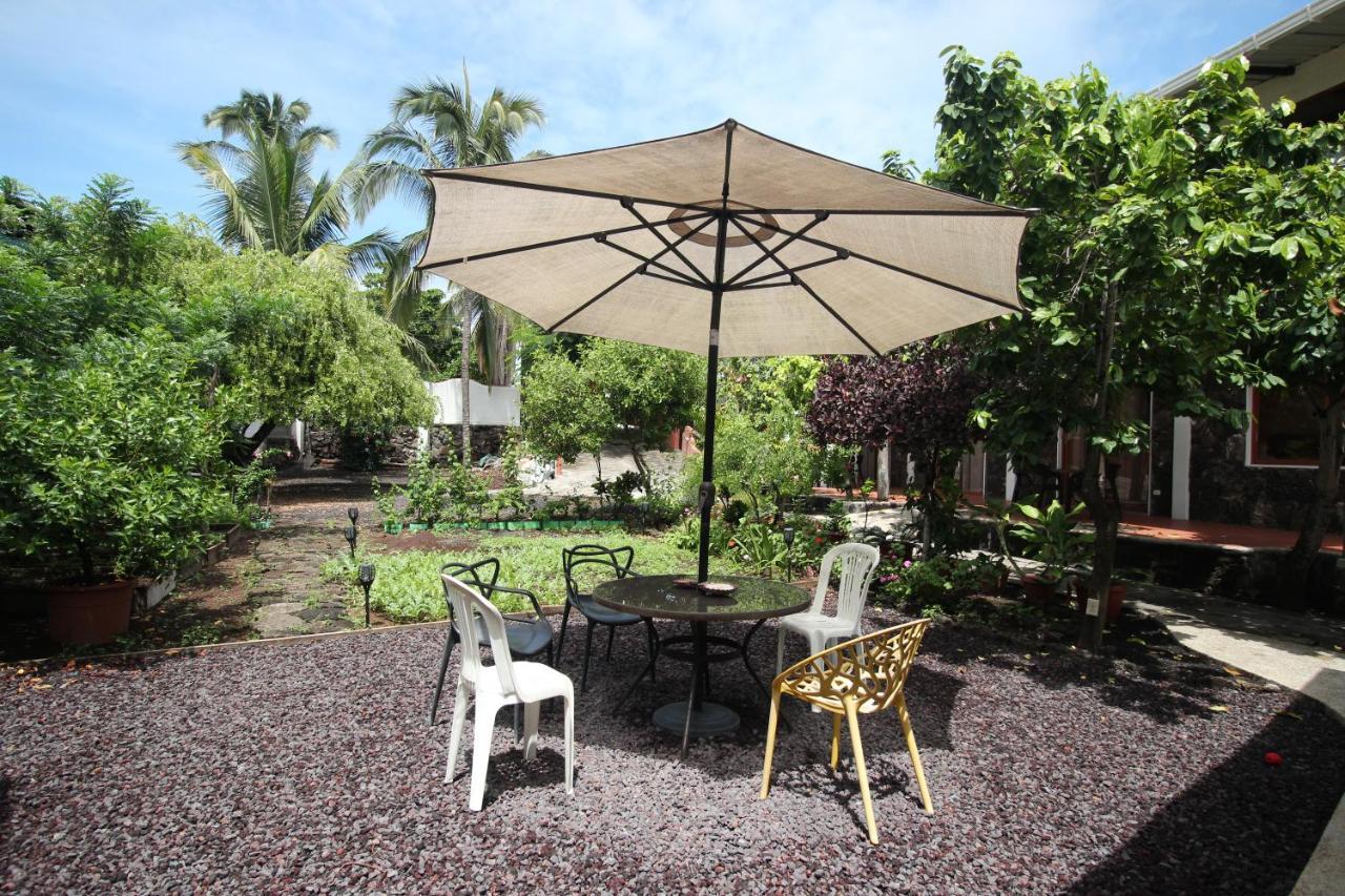 Lava House Hostal Puerto Ayora  Exterior foto