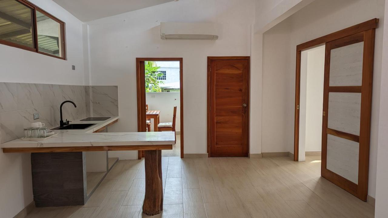 Lava House Hostal Puerto Ayora  Exterior foto