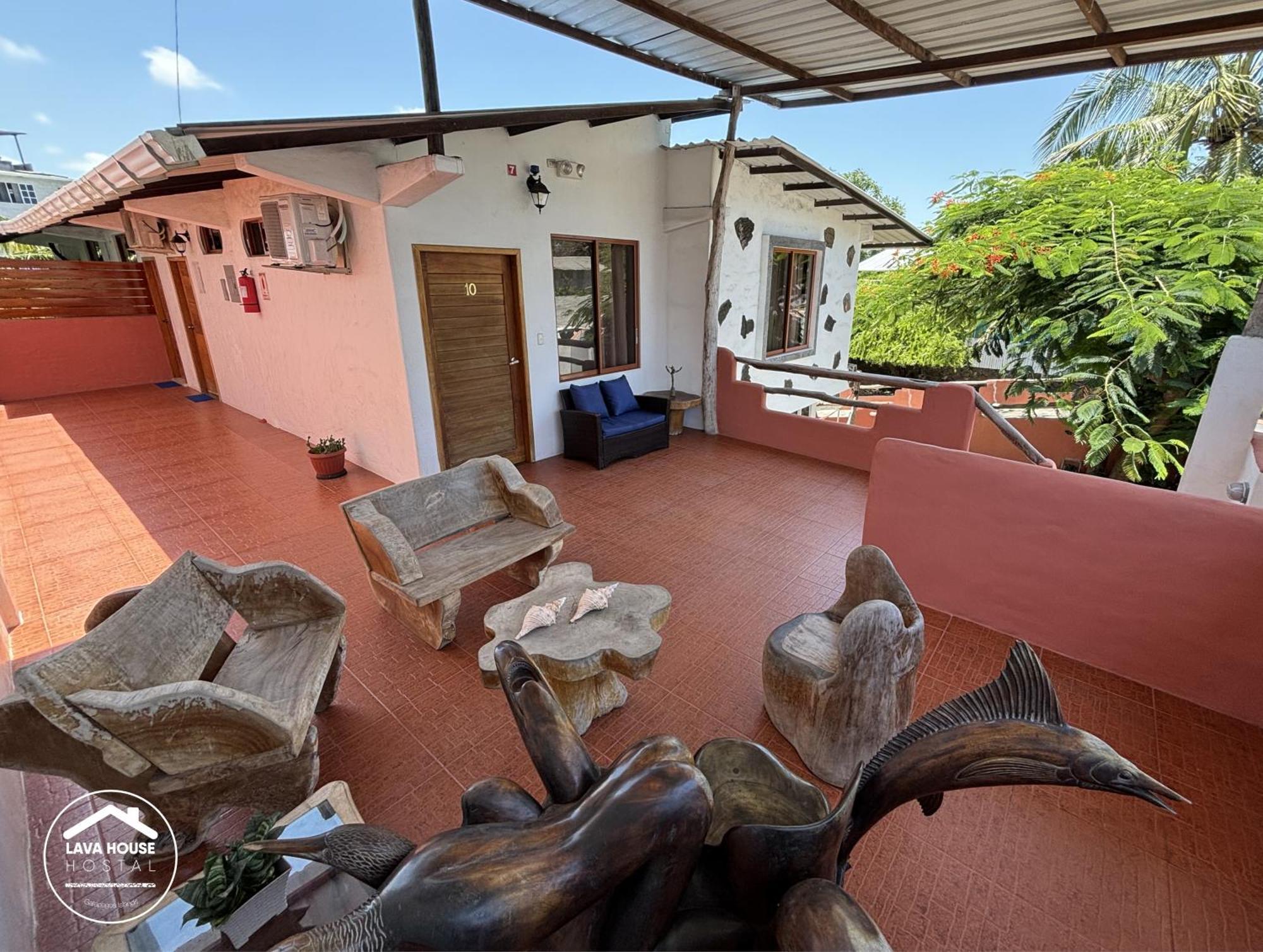 Lava House Hostal Puerto Ayora  Exterior foto
