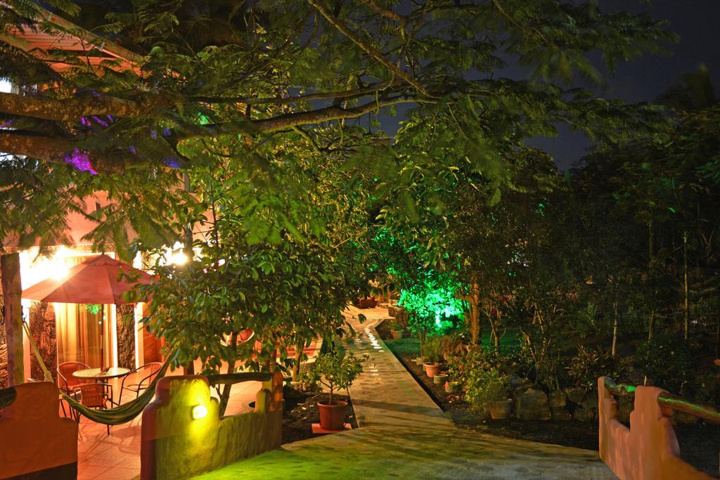 Lava House Hostal Puerto Ayora  Exterior foto